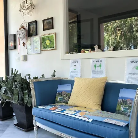 La Casa Di Sissi לינה וארוחת בוקר סנרמו